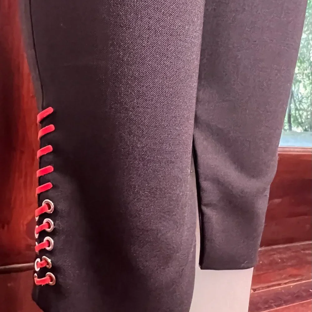 Alexander McQueen Cropped Pants with zipper at ankles and red threading - Picture 5 of 13